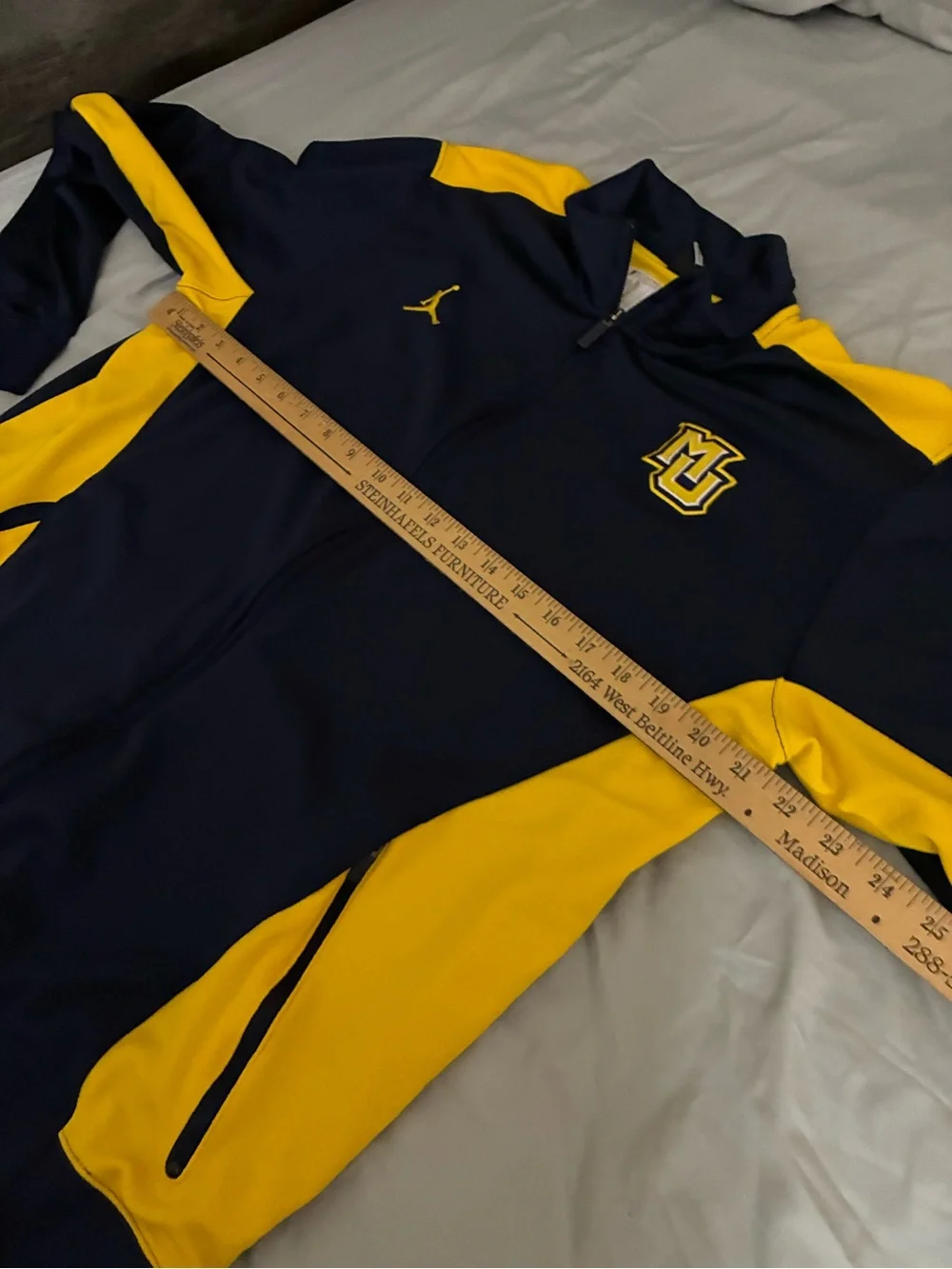 Marquette Air Jordan Zip Up Long Sleeve Sweatshirt Size XL
